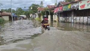 Warga Terdampak Banjir di Matakali Keluhkan Belum Ada Bantuan Air Bersih dan Obat-obatan