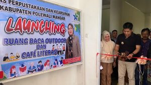 Pemkab Polman Dorong Penguatan Literasi Lewat Peluncuran Ruang Baca Outdoor dan Cafe Literasi