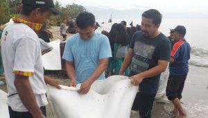 Abrasi Ancam Mampie, Irfan Pahri Putra Turun Tangan Bangun Tanggul