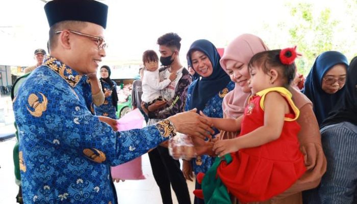 BAZNAS Salurkan 150 Paket Sembako di Polman, Bupati Prioritaskan Anak Stunting dan Bentor