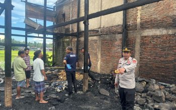 Dua Rumah di Dusun Botto Terbakar, Polsek Campalagian Langsung ke TKP