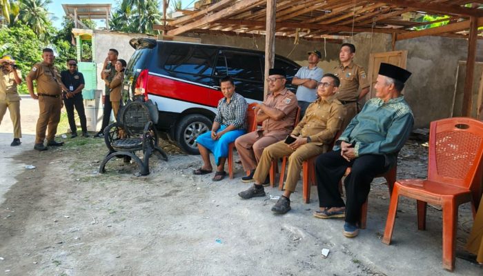 Bupati Polman Kunjungi Korban Kebakaran di Mapilli, Serahkan Bantuan Pribadi dan Imbau Warga Tetap Waspada