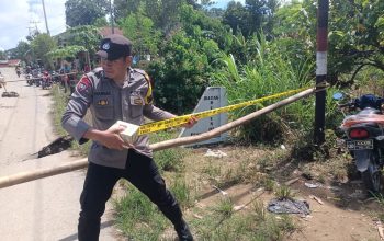 Polsek Tapango Amankan Lokasi Pasca Jembatan Pussepang Ambruk di Polewali Mandar