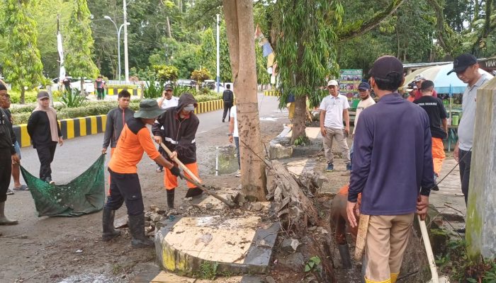 Upaya Tekan Banjir di Polewali, Lintas Instansi Keruk dan Bersihkan Drainase