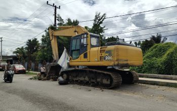 Antisipasi Banjir, Bupati Polman Kerahkan Alat Berat Pribadi untuk Normalisasi Sungai dan Drainase