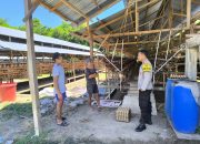 Warga Keluhkan Bau dan Lalat, Bhabinkamtibmas Sulewatang Sambangi Kandang Ayam Petelur