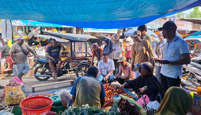 TPID Polman Sidak Pasar Pekkabata Jelang Idul Adha, Pantau Harga Bapok
