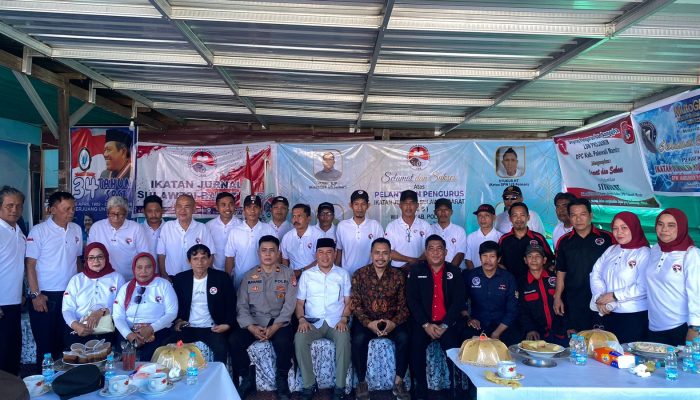 Aco Musaddad Gaungkan Jurnalisme Malaqbiq dan Spirit Tirto Adhi Soerjo di Pelantikan IJS Polman
