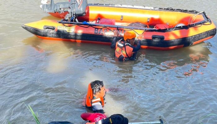 Pencarian Hari Kedua Korban Tenggelam di Sungai Maloso Polman, Tim Gabungan Sisir Sungai hingga Muara