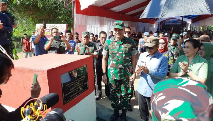 Pangdam XXIII/Palaka Wira Resmikan Jembatan Perintis Garuda di Polman