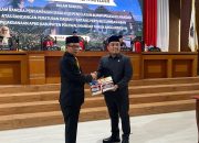 Bupati Polman Serahkan Laporan APBD 2025 ke DPRD, Dilengkapi 7 Dokumen Keuangan