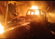Mobil Pelangsir BBM Terbakar, Dua Rumah di Sarampu Ikut Hangus