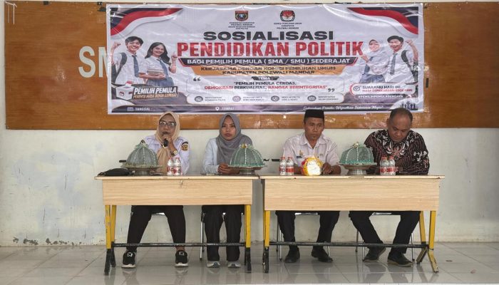 Kolaborasi Kesbangpol dan KPU Polman, Bekali Pemilih Pemula Pendidikan Politik