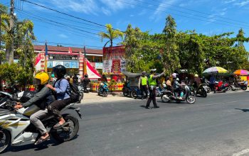 Satlantas Polres Polman Siaga di Titik Rawan Kemacetan