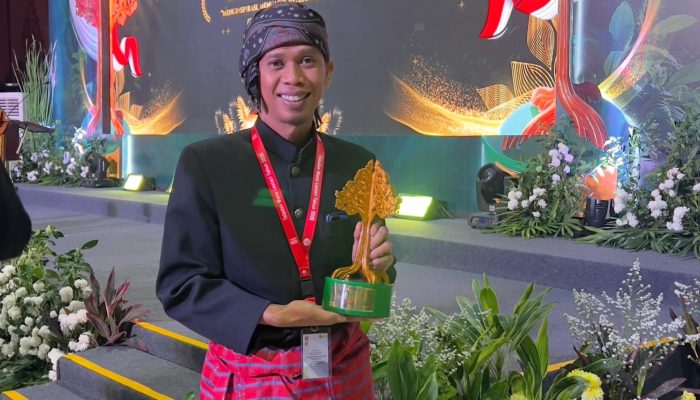 Pegiat Mangrove Asal Polman Yusri Mampie Raih Penghargaan Wana Lestari Tingkat Nasional