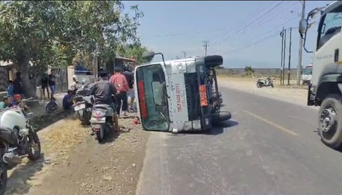 Hindari Pajero, Mobil Damkar Polman Terguling, 7 Personel Terluka