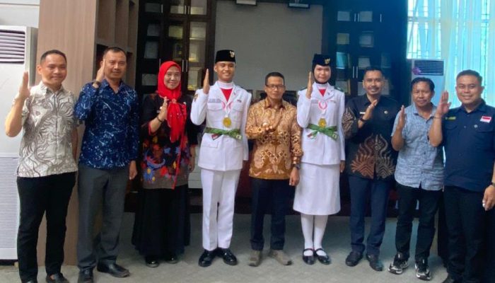 Harumkan Nama Daerah, Bupati Polman Terima Dua Paskibraka Pusat 2026