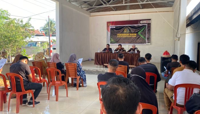 Cegah Warga Terjerat Perkara, Kejari Polman Jemput Bola Beri Penerangan Hukum
