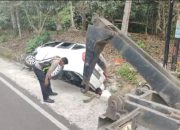 Diduga Mengantuk, Toyota Calya Masuk Jalur Lawan dan Tabrak Truk di Polman