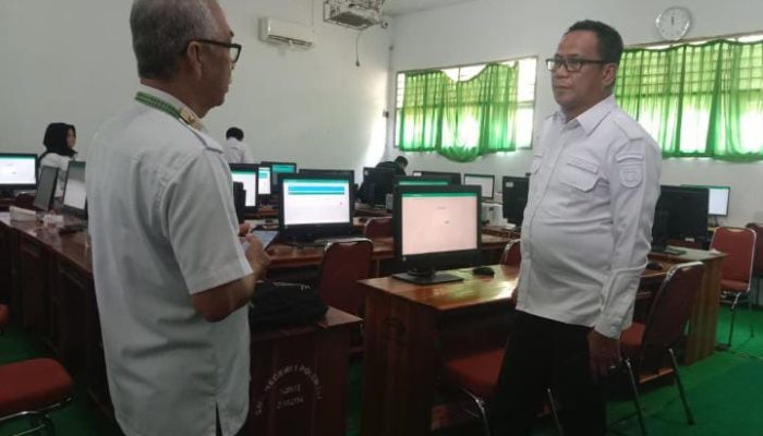 Sekda Polman Pantau Ujian Tertulis CAT Pilkades 2026, Diikuti 51 Calon Kepala Desa