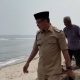 Bupati Polman Siapkan Penanganan Abrasi Pantai Tammangalle, 800 Geobag Diusulkan