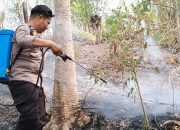 Polisi Bersama Masyarakat Cegah Meluasnya Kebakaran Lahan di Desa Tuttula